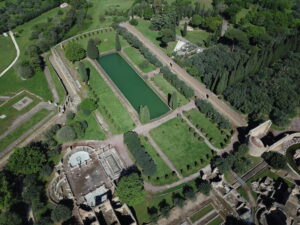 vista aerea di una parte di villa adriana