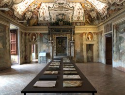 Nicola Samorì, Le Ossa della Madre, 2022, installation view Salone della Fontana, Villa d’Este, Tivoli